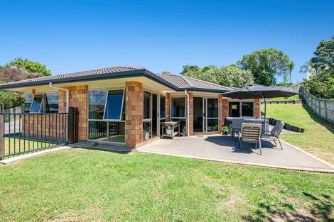 Photo of property in 31 Te Kauri Place, Helensville, 0800