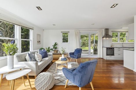 Photo of property in 19 Sidlaw Street, Strathmore Park, Wellington, 6022