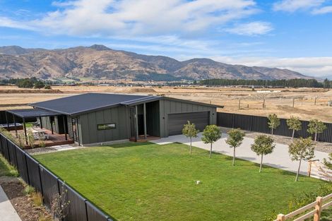 Photo of property in 9 Swan Street, Lake Hawea, 9382