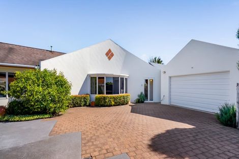 Photo of property in 363b Mangorei Road, Merrilands, New Plymouth, 4312