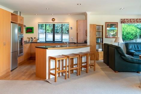 Photo of property in 4 Stoneleigh Grove, Paraparaumu, 5032