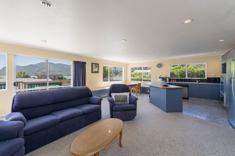 Photo of property in 17 Okiwi Crescent, Okiwi Bay, French Pass, 7193