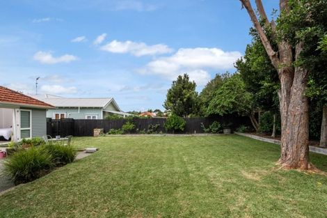Photo of property in 42 Bannerman Road, Morningside, Auckland, 1022