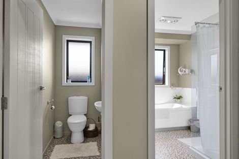 Photo of property in 9d Wilton Street, Westown, New Plymouth, 4310