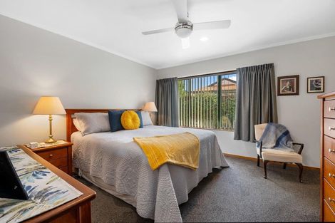 Photo of property in 8 Hoyte Place, Pukehangi, Rotorua, 3015