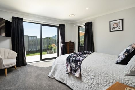 Photo of property in 10 Admiralty Place, Waikawa, Picton, 7220