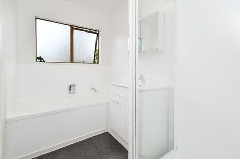Photo of property in 8 Zenith Place, Conifer Grove, Takanini, 2112