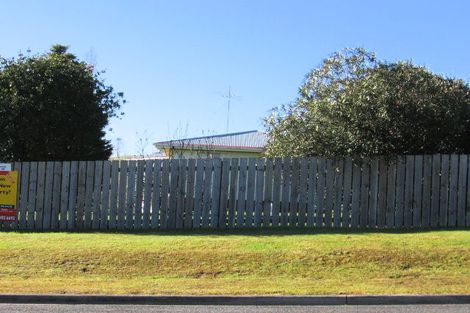 Photo of property in 8 Whiteman Road, Kawakawa, 0210