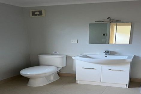 Photo of property in 41 Lavelle Road, Henderson, Auckland, 0612