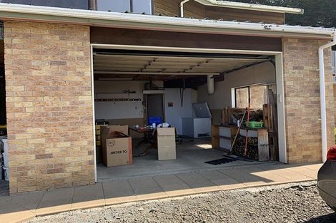 Photo of property in 15 Te Henga Road, Waitakere, Henderson, 0781