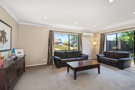 Photo of property in 4 Glenburn Place, Avonhead, Christchurch, 8042