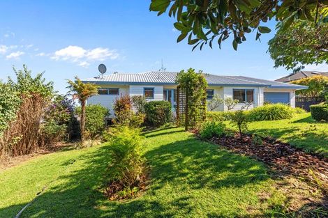 Photo of property in 18 Lorrigan Way, Welcome Bay, Tauranga, 3112