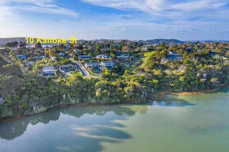 Photo of property in 8a Kaitoke Street, Raglan, 3225