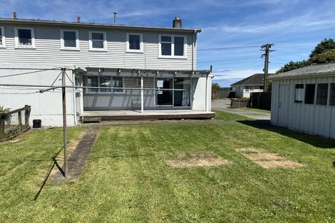 Photo of property in 15 Mahoe Street, Levin, 5510