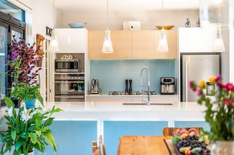 Photo of property in 11 Sumner Terrace, Aotea, Porirua, 5024