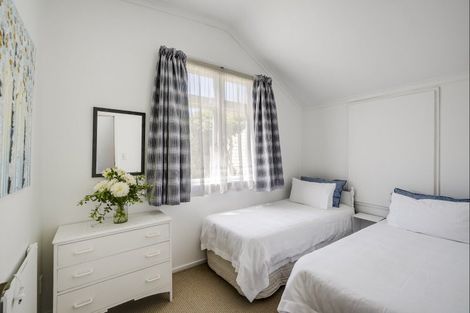 Photo of property in 84 Middle Road, Havelock North, 4130