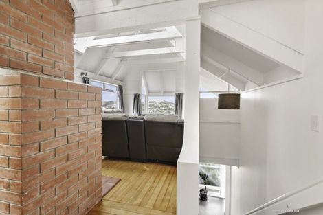 Photo of property in 17 Fitzpatrick Street, Newlands, Wellington, 6037