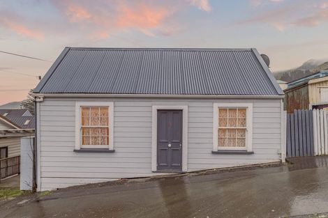 Photo of property in 45 Oxford Street, Lyttelton, 8082