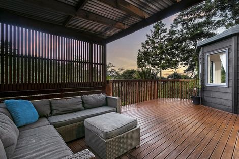 Photo of property in 30 Wood Bay Road, Titirangi, Auckland, 0604