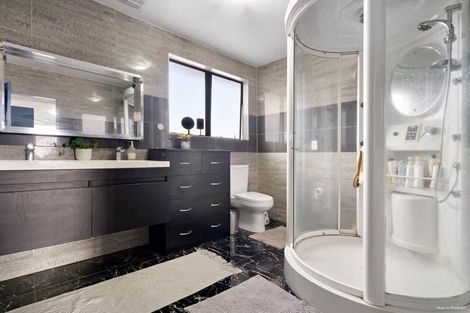 Photo of property in 102 Marne Road, Papakura, 2110