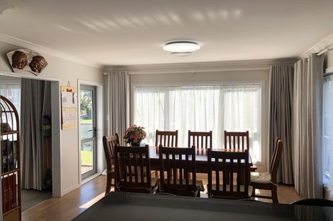 Photo of property in 194 Bleakhouse Road, Mellons Bay, Auckland, 2014