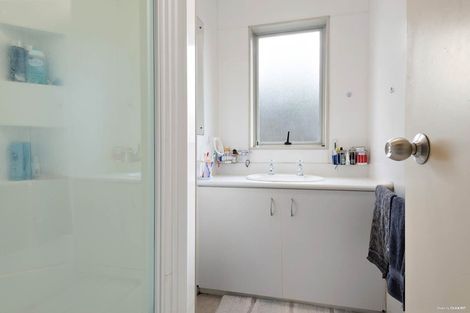 Photo of property in 2/36 Elizabeth Drive, West Harbour, Auckland, 0618