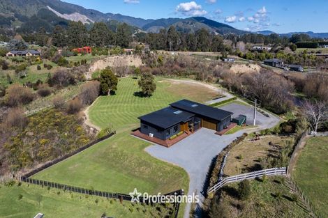 Photo of property in 49 Mount Marua Drive, Maymorn, Upper Hutt, 5018