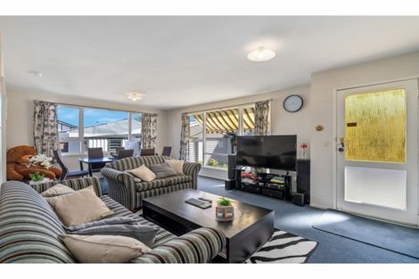 Photo of property in 2/4 Taranui Place, Bromley, Christchurch, 8062