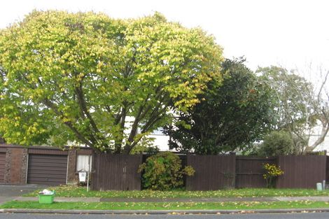 Photo of property in 1/70 Casuarina Road, Half Moon Bay, Auckland, 2012