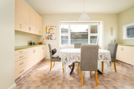 Photo of property in 65 Martin Avenue, Beckenham, Christchurch, 8023