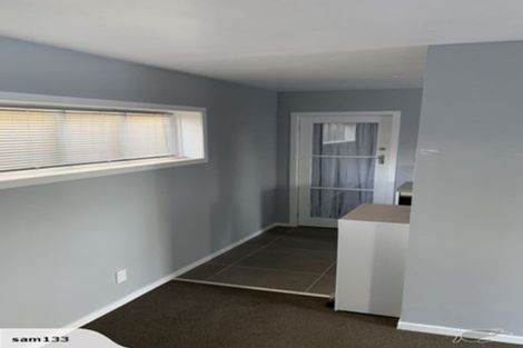 Photo of property in 2/65 Cliff View Drive, Green Bay, Auckland, 0604