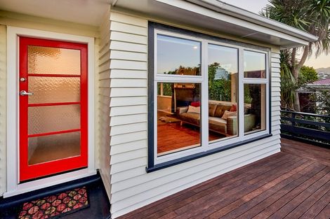 Photo of property in 58 Helston Road, Paparangi, Wellington, 6037