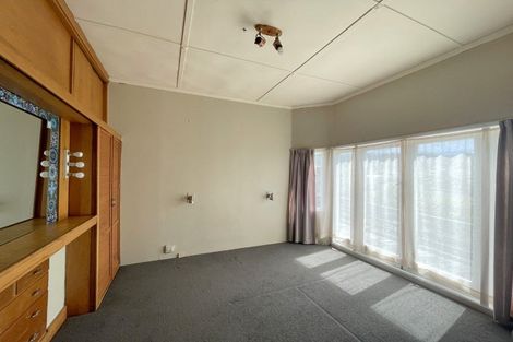 Photo of property in 82 Hazelhurst Pass, Caversham, Dunedin, 9012