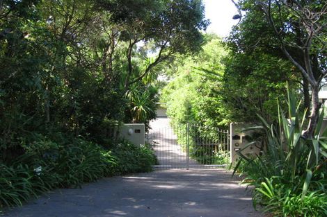 Photo of property in 1/74 Cliff Road, Torbay, Auckland, 0630