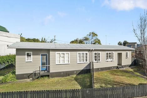 Photo of property in 696 Te Atatu Road, Te Atatu Peninsula, Auckland, 0610