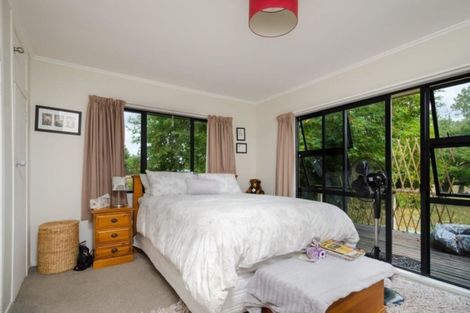 Photo of property in 264 Waikoukou Valley Road, Waimauku, 0882