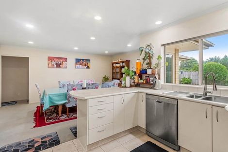 Photo of property in 30 Millington Place, Huntington Park, Auckland, 2013