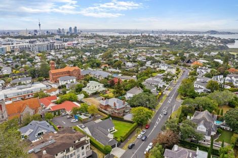 Photo of property in 12 Bassett Road, Remuera, Auckland, 1050