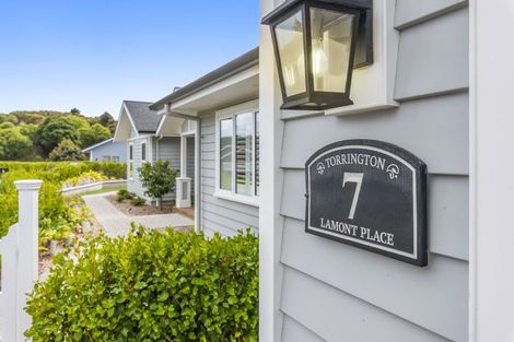 Photo of property in 7 Lamont Place, Waikanae, 5036