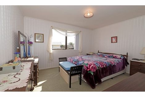 Photo of property in 53 Lavelle Road, Henderson, Auckland, 0612