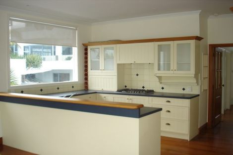 Photo of property in 48 The Esplanade, Eastern Beach, Auckland, 2012