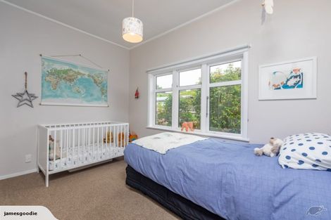 Photo of property in 213 Te Moana Road, Waikanae, 5036