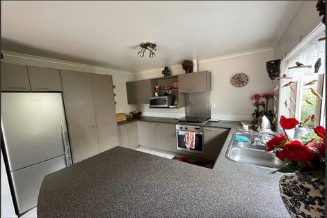 Photo of property in 4 Fitchburg Place, Mangere, Auckland, 2022