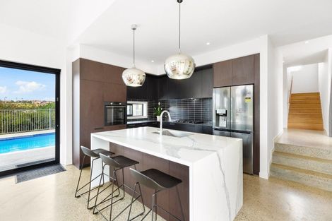 Photo of property in 9 Laguna Place, Matakatia, Whangaparaoa, 0930