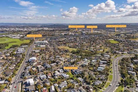 Photo of property in 6a Hauraki Crescent, Pinehill, Auckland, 0632