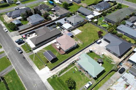 Photo of property in 21a Birdwood Road, Swanson, Auckland, 0612