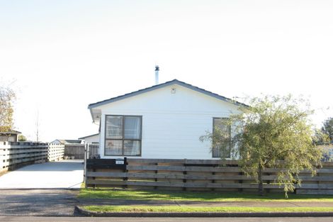 Photo of property in 113 Sykes Road, Weymouth, Auckland, 2103