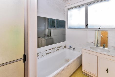 Photo of property in 24 Hyperion Drive, Randwick Park, Auckland, 2105