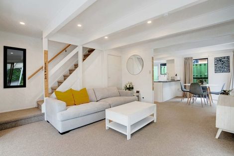 Photo of property in 2/5 Eugen Place, Bayview, Auckland, 0629