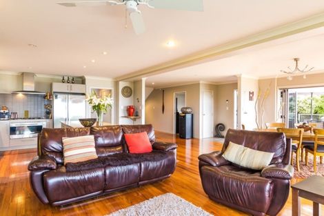 Photo of property in 33 Shera Street, Acacia Bay, Taupo, 3330